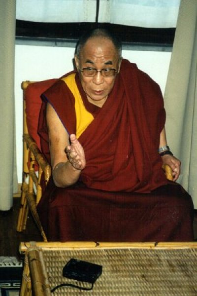 dalai_lama_2001_01